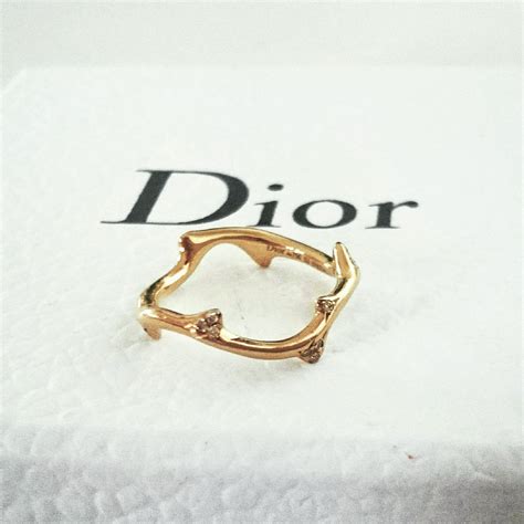 Bague Dior Bois de Rose en or rose et diamants.